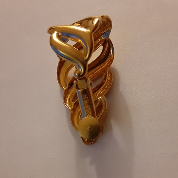 Vintage Napier Screwback Clip On Gold Tone Earrings - Picture 3 of 3